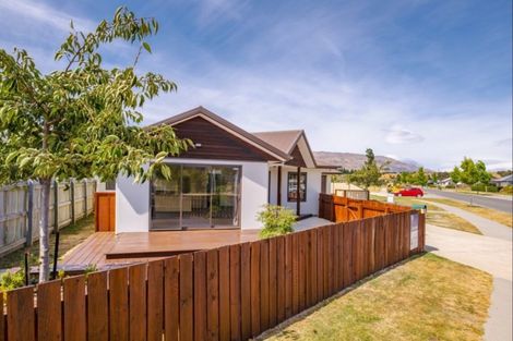 Photo of property in 25 Sherwin Avenue, Albert Town, Wanaka, 9305
