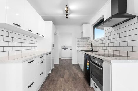 Photo of property in 4 Iredale Road, Hawera, 4610