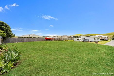 Photo of property in 13 Sunset Drive, Baylys Beach, 0377