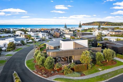 Photo of property in 2 Patiki Place, Omaha, 0986