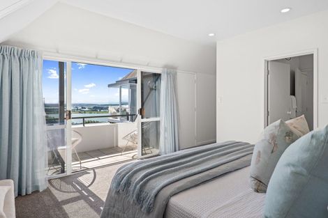 Photo of property in 2/79 Cannon Hill Crescent, Mount Pleasant, Christchurch, 8081