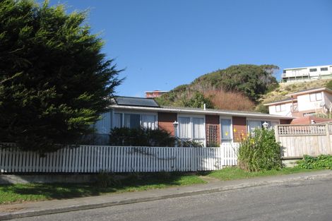 Photo of property in 34 Downes Street, Titahi Bay, Porirua, 5022