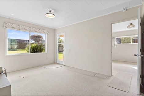 Photo of property in 23 Tatariki Street, Rosehill, Papakura, 2113