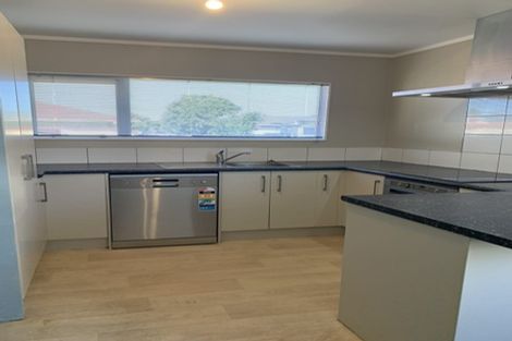 Photo of property in 49 Dungarvon Place, Clendon Park, Auckland, 2103