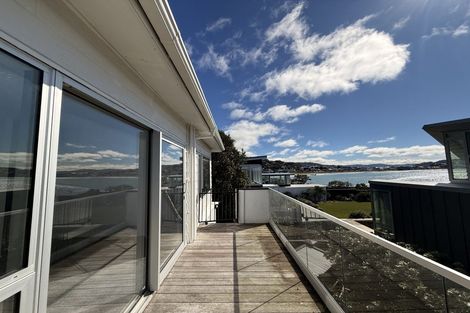 Photo of property in 281 Queens Drive, Lyall Bay, Wellington, 6022