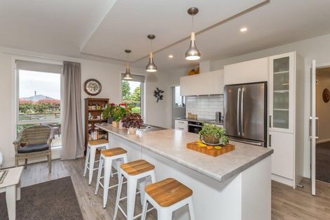 Photo of property in 9 Waipuna Grove, Levin, 5571