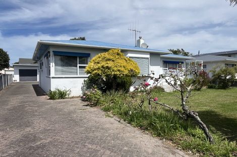 Photo of property in 34 College Street, Awapuni, Palmerston North, 4412