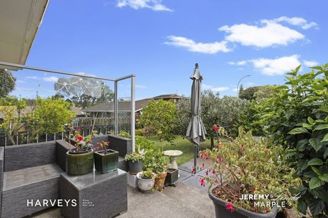 Photo of property in 28 Faith Bullock Place, New Lynn, Auckland, 0600