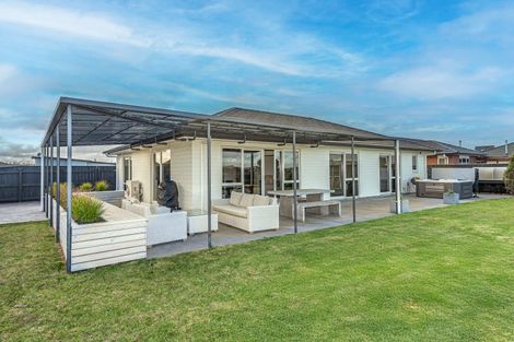 Photo of property in 37 Magnolia Crescent, Tawhero, Whanganui, 4501