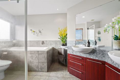 Photo of property in 48 Coventry Way, Long Bay, Auckland, 0630