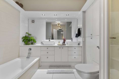 Photo of property in 754 South Titirangi Road, Titirangi, Auckland, 0604