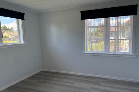 Photo of property in 4 Colvin Street, Westport, 7825