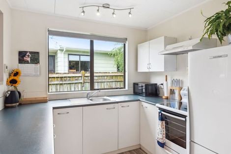 Photo of property in 25 Hookway Grove, Paraparaumu, 5032