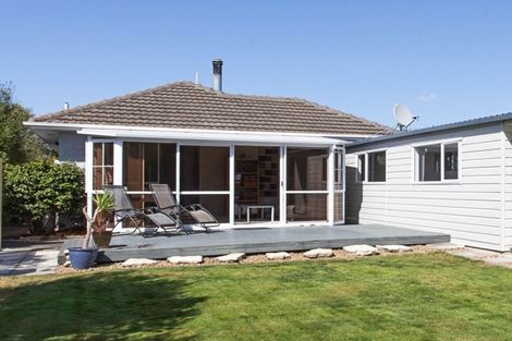 Photo of property in 3 Aspen Place, Parklands, Christchurch, 8083