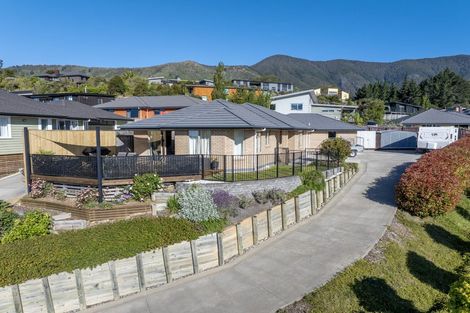 Photo of property in 2 Pukeko Place, Picton, 7220