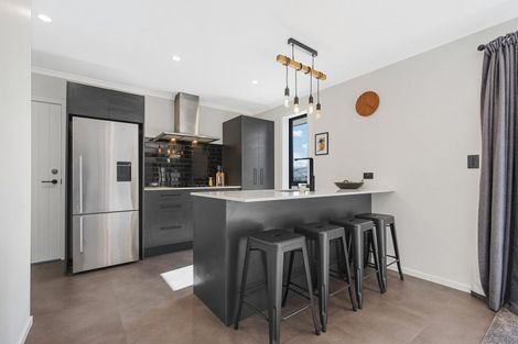 Photo of property in 7 Angus Place, Carterton, 5713