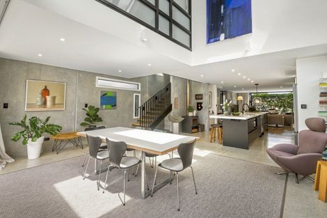 Photo of property in 81 Queen Street, Northcote Point, Auckland, 0627