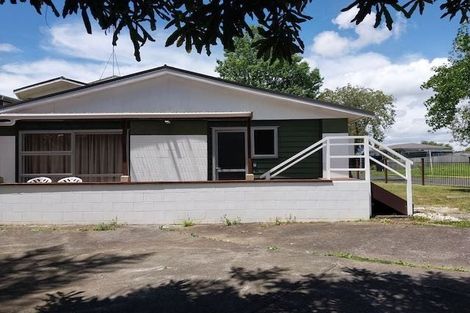 Photo of property in 121 Ennis Avenue, Pakuranga Heights, Auckland, 2010