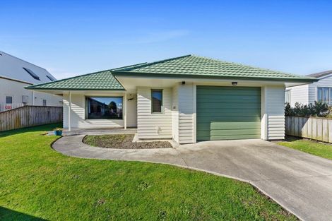 Photo of property in 6 Waihurihia Street, Otaki, 5512