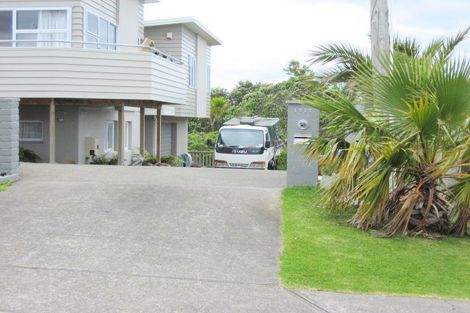 Photo of property in 1317 Whangaparaoa Road, Army Bay, Whangaparaoa, 0930