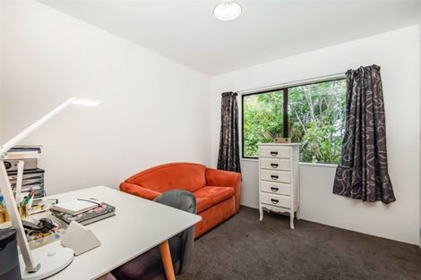 Photo of property in 2/16 Mistletoe Place, Browns Bay, Auckland, 0630