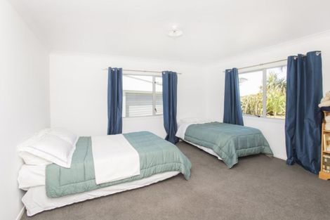 Photo of property in 33 Sirrah Street, Okitu, Gisborne, 4010