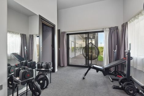 Photo of property in 2b Pah Road, Kawaha Point, Rotorua, 3010