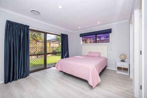 Photo of property in 7 Hollinger Place, Nawton, Hamilton, 3200