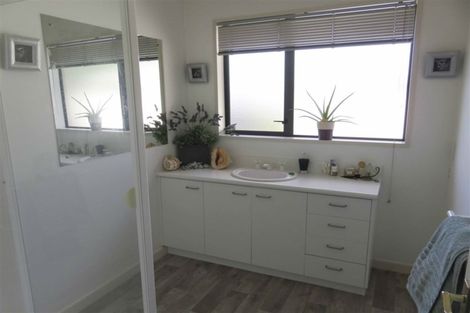 Photo of property in 4 Craig Street, Waikiwi, Invercargill, 9810