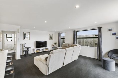 Photo of property in 31 Taioma Close, Papamoa, 3118