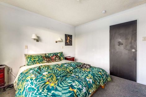 Photo of property in 84 Pioneer Road, Moturoa, New Plymouth, 4310