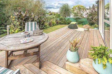 Photo of property in 23 Boyd Avenue, Mangere Bridge, Auckland, 2022