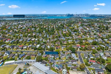 Photo of property in 1/5 Compton Street, Hillcrest, Auckland, 0627