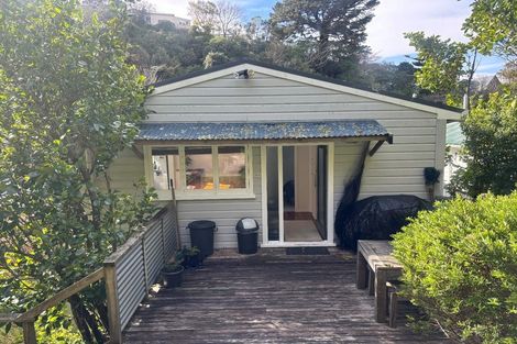 Photo of property in 15a Governor Road, Northland, Wellington, 6012