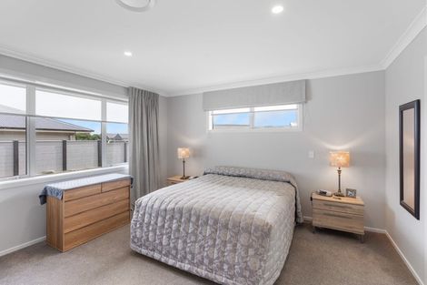 Photo of property in 168 Karuhiruhi Street, Waikanae, 5036