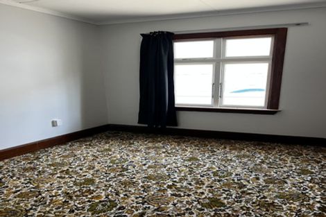 Photo of property in 77 Shamrock Street, Takaro, Palmerston North, 4412