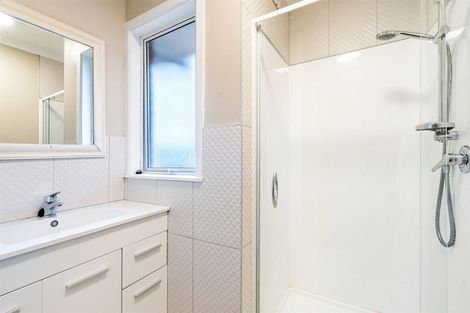 Photo of property in 135 Forrest Hill Road, Forrest Hill, Auckland, 0620