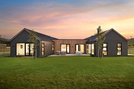 Photo of property in 77 Stone Drive, Cromwell, 9384