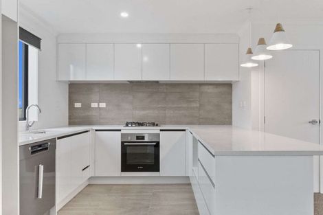 Photo of property in 1 Kaimai Avenue, Massey, 0614