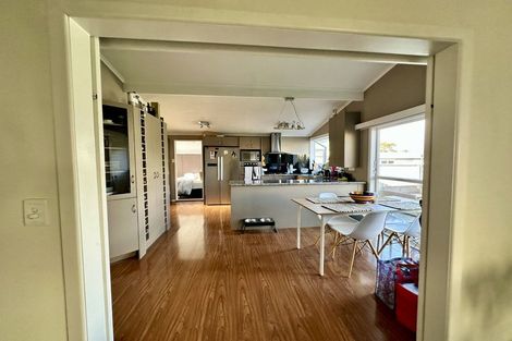 Photo of property in 2 Newcastle Street, Hokowhitu, Palmerston North, 4410