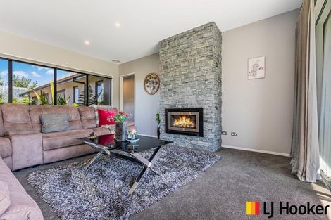 Photo of property in 98 Bushlake Way, Kingseat, Papakura, 2580