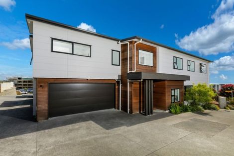 Photo of property in 1 Coastview Lane, Long Bay, Auckland, 0630