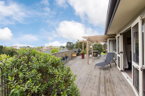 Photo of property in 6 Kea Place, Fitzherbert, Palmerston North, 4410