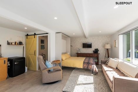 Photo of property in 27 Hemara Street, Waikanae Beach, Waikanae, 5036