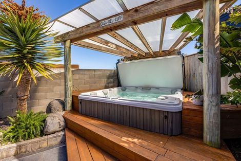 Photo of property in 11 Sumner Terrace, Aotea, Porirua, 5024