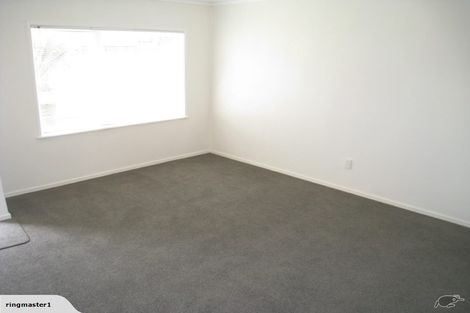 Photo of property in 2/10 Agincourt Street, Glenfield, Auckland, 0629