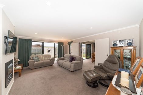 Photo of property in 10a Pegasus Place, Kelvin Grove, Palmerston North, 4414