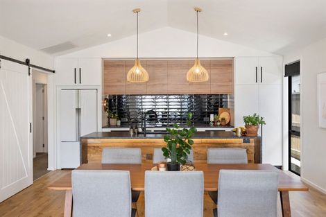 Photo of property in 12 Howden Drive, Jacks Point, 9371