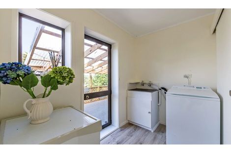 Photo of property in 76a Brian Crescent, Stanmore Bay, Whangaparaoa, 0932