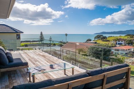 Photo of property in 19 Stratford Drive, Cable Bay, 0420